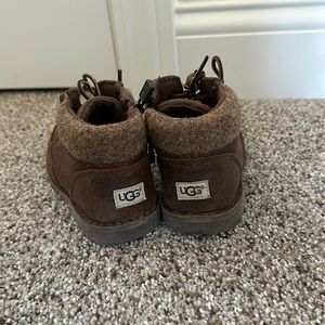 Ugg boys boots size 11 brown